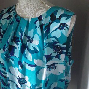 Liz Claiborne lovely floral pleated neckline top size L